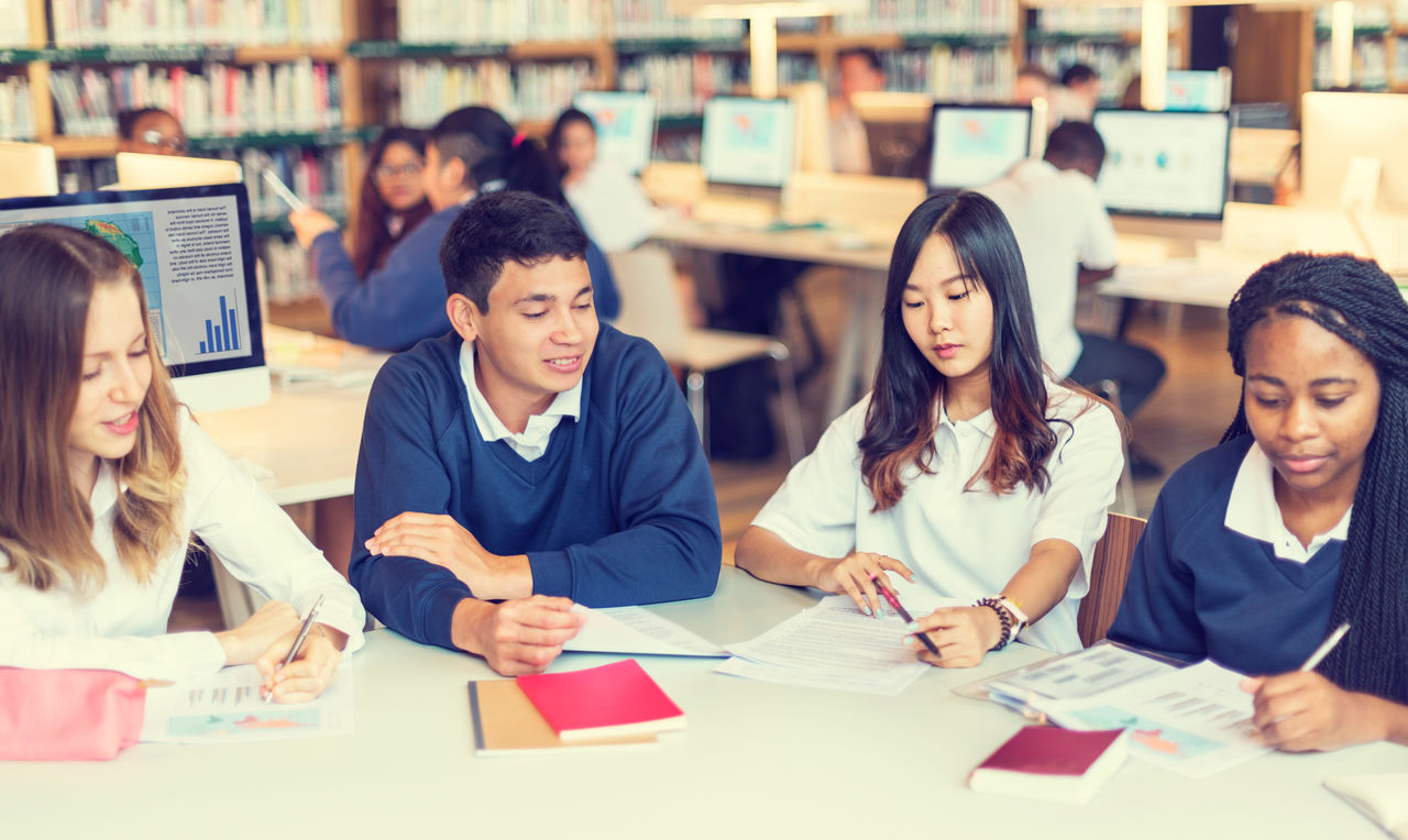 Student Classmate Friends Understanding Study Concept
